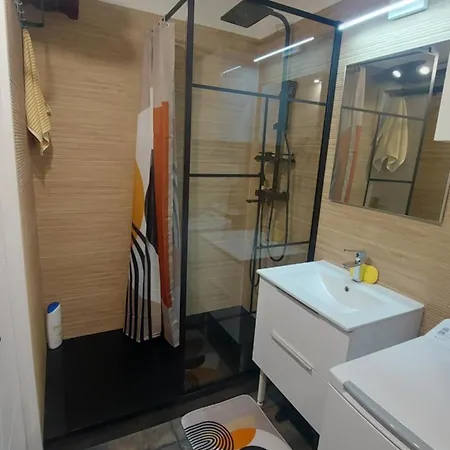 شقة Grand Confort Et Cosy - A 6 Mn A Pieds - Wifi *