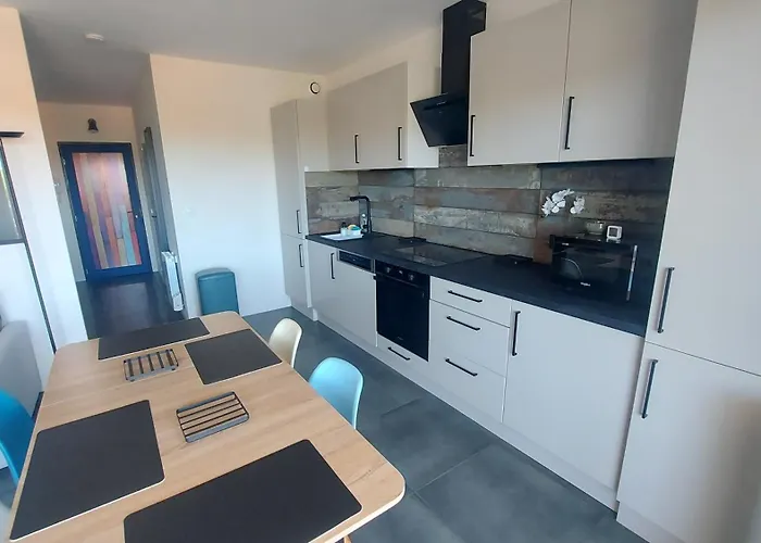 Grand Studio 3 Etoiles - Tout Confort - Plage A 6 Mn A Pieds - Wifi Daire *