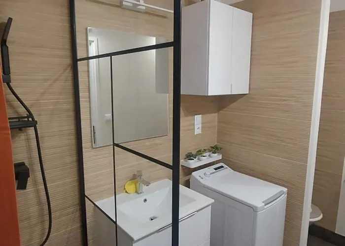 Grand Studio 3 Etoiles - Tout Confort - Plage A 6 Mn A Pieds - Wifi