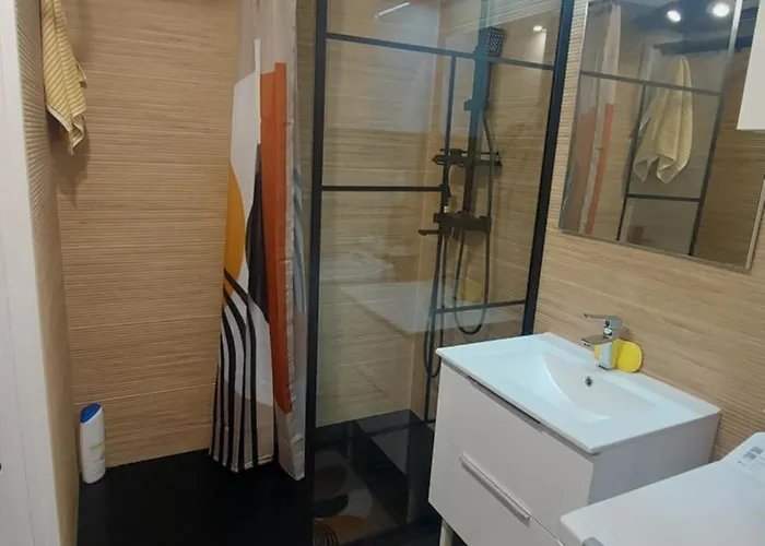 Daire Grand Studio 3 Etoiles - Tout Confort - Plage A 6 Mn A Pieds - Wifi *